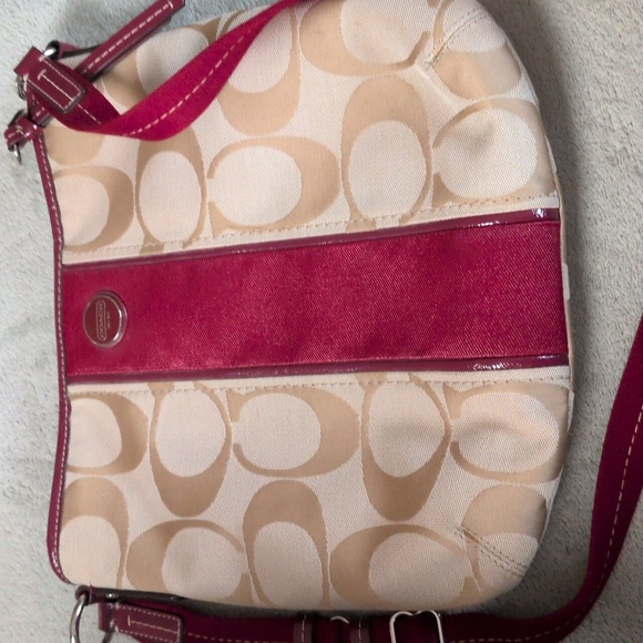 Coach Signature Canvas and Patent Leather Shoulder Bag K1394-29561E - Picture 3 of 15